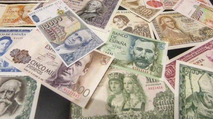 Billetes de todo el mundo